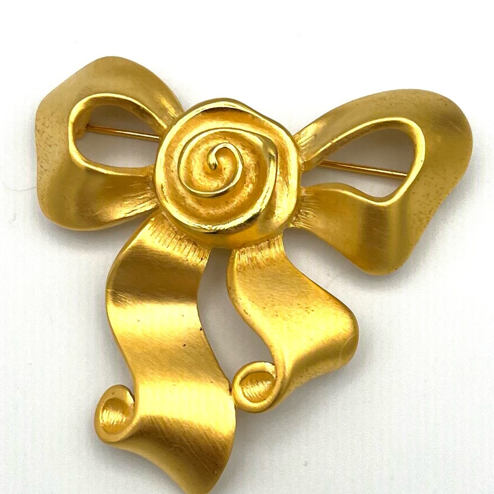 Gold Bow Ribbon Brooch - Classic Women's Jewelry